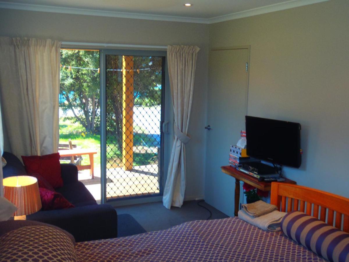 Lakefront Fantail Cottage Lake Hawea, Wanaka מראה חיצוני תמונה